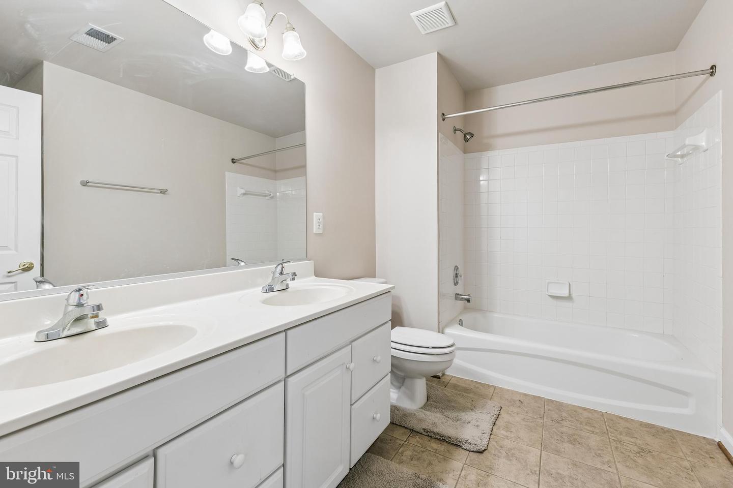 14090 Malta St Property Photo 10