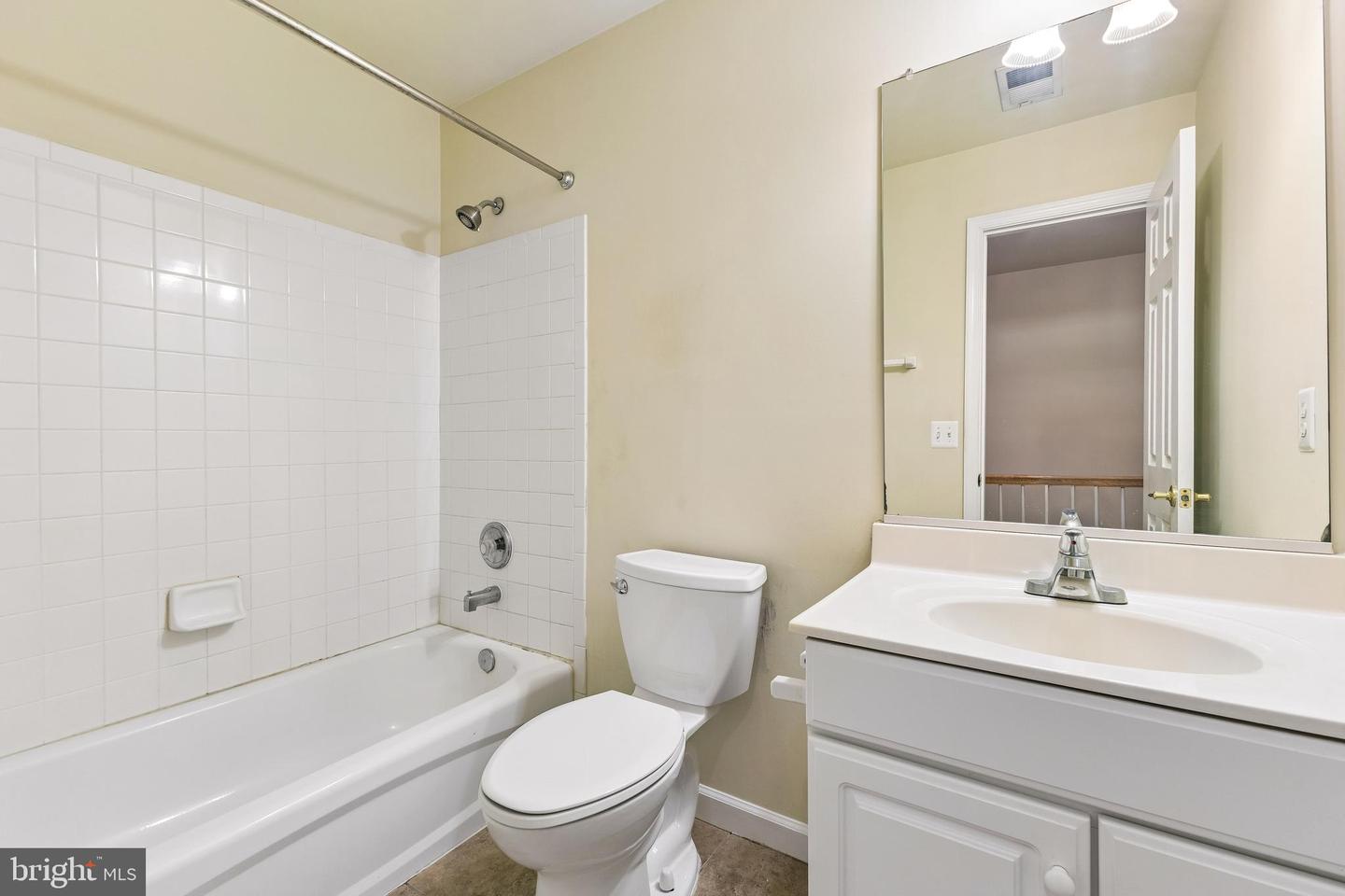 14090 Malta St Property Photo 16