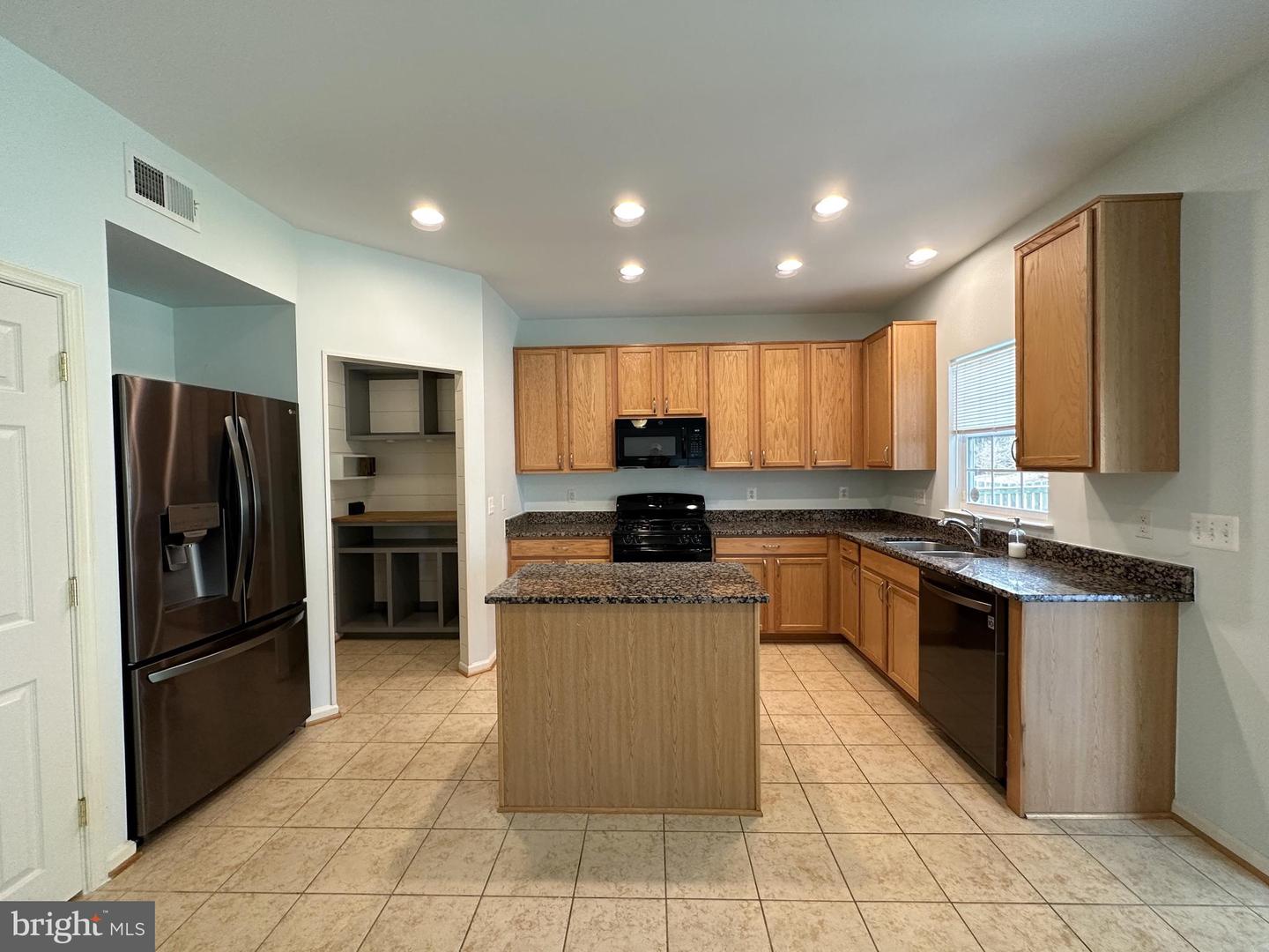 13758 Restina Rd Property Photo 12