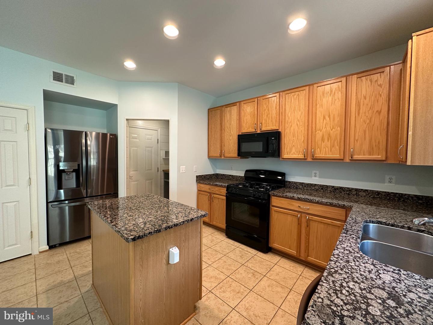 13758 Restina Rd Property Photo 13