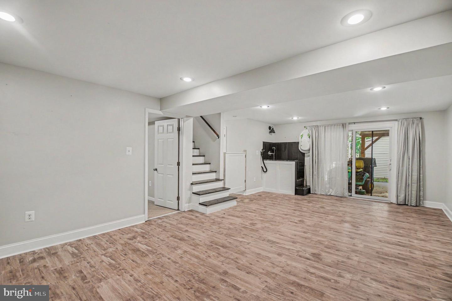 7409 Lake Dr Property Photo 11