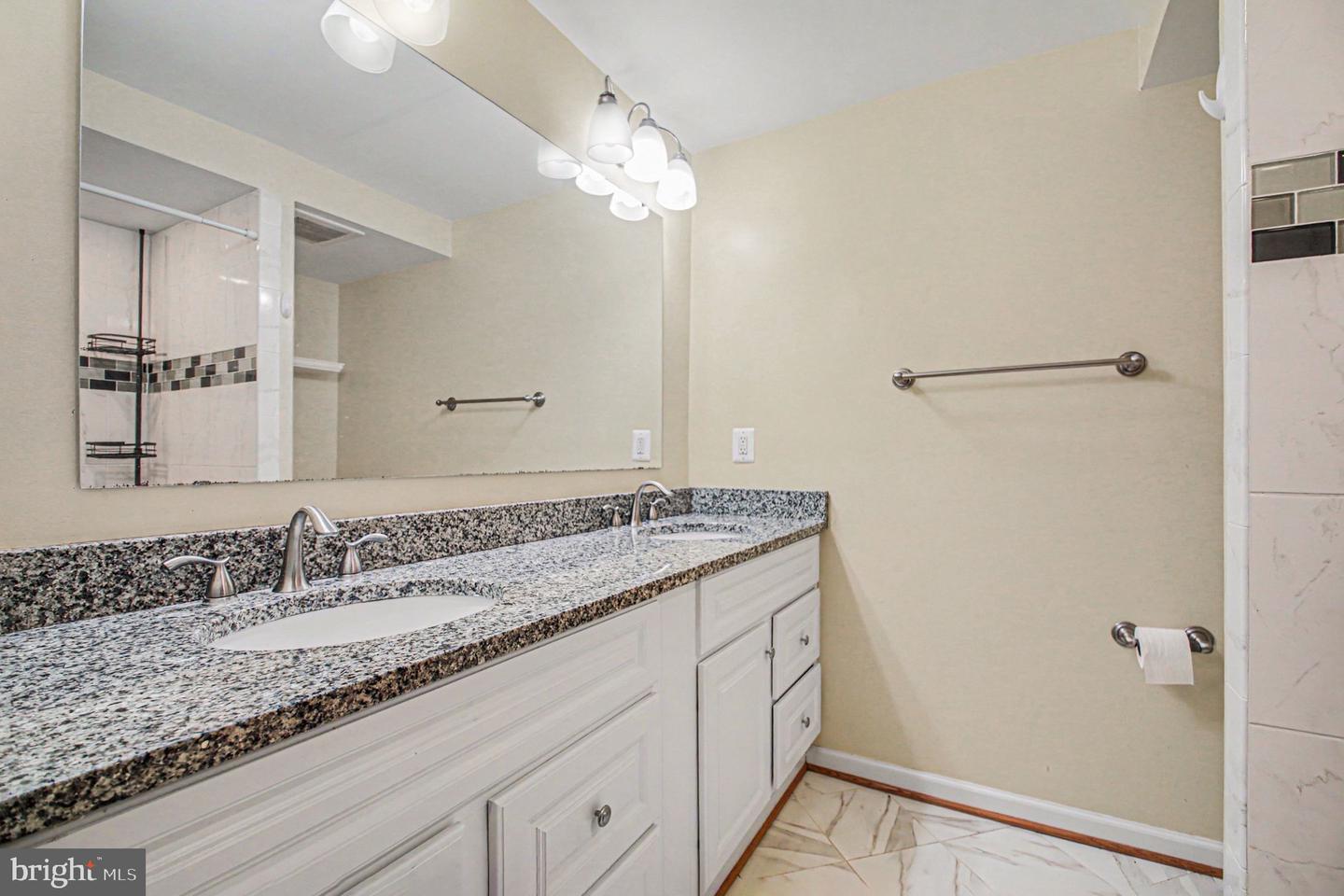 7409 Lake Dr Property Photo 15