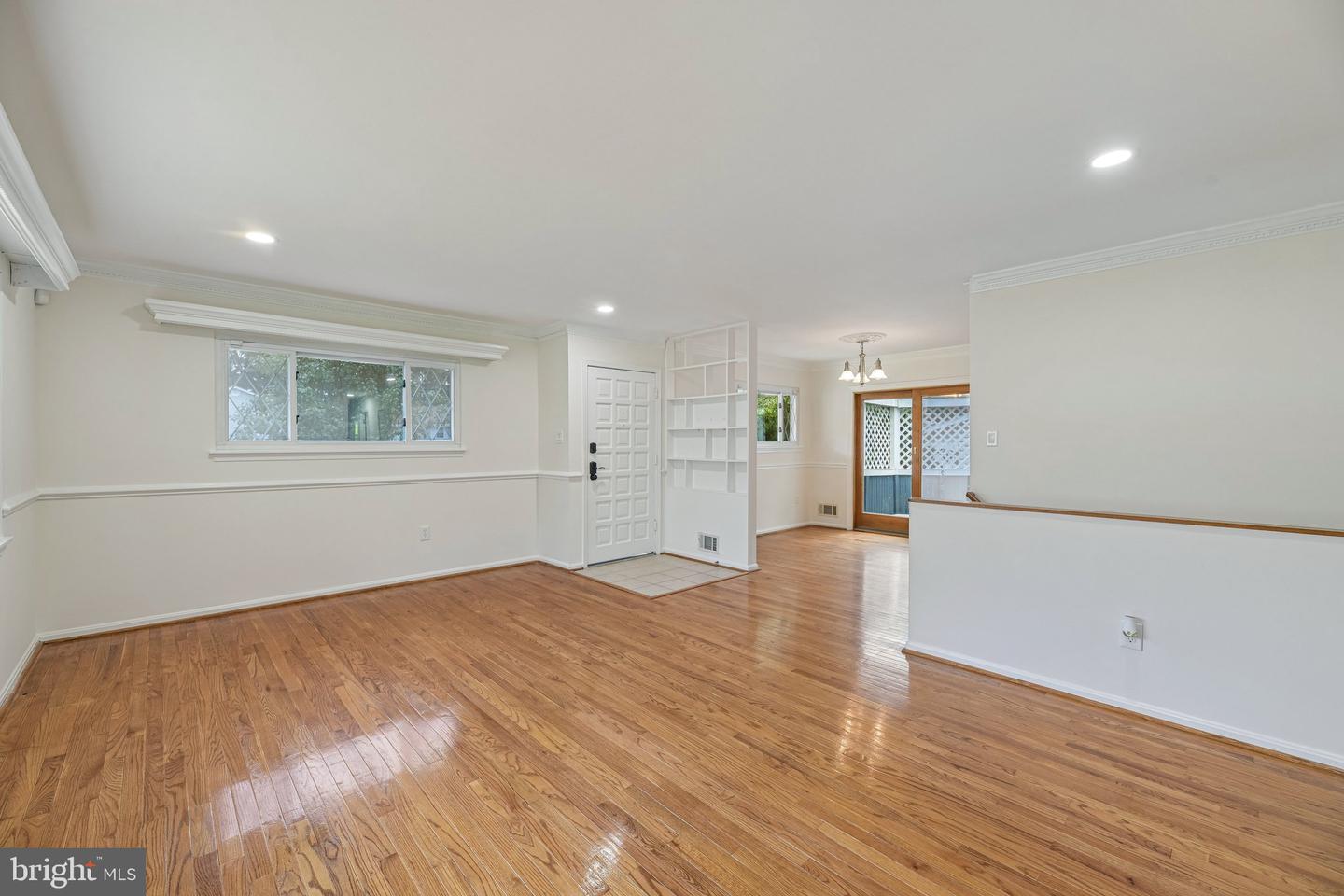 3004 Jamestown Ct Property Photo 7