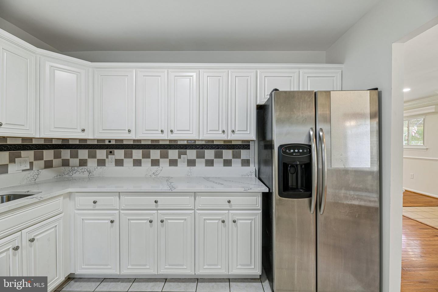 3004 Jamestown Ct Property Photo 16