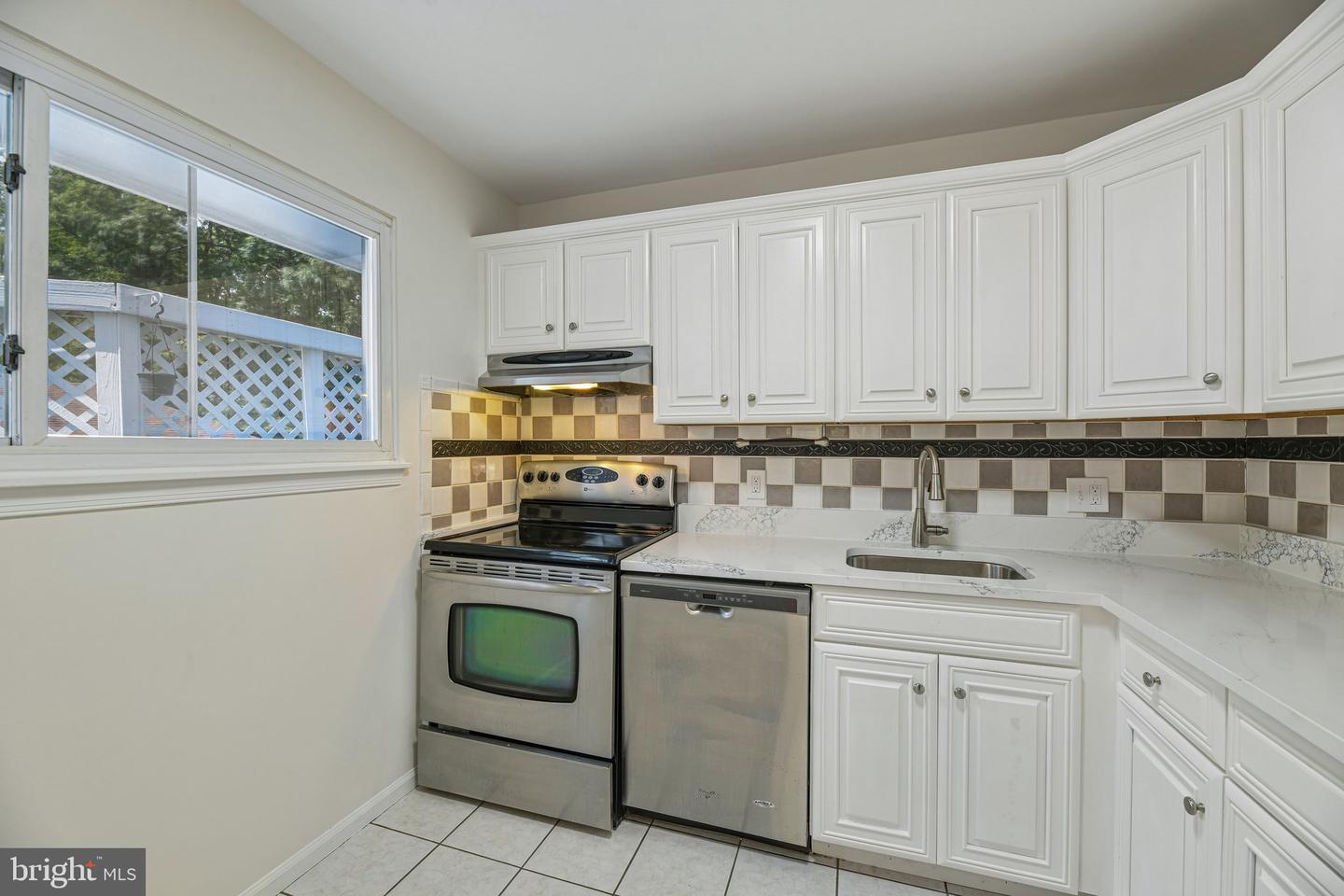 3004 Jamestown Ct Property Photo 17