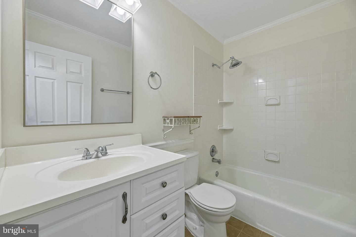 3004 Jamestown Ct Property Photo 37