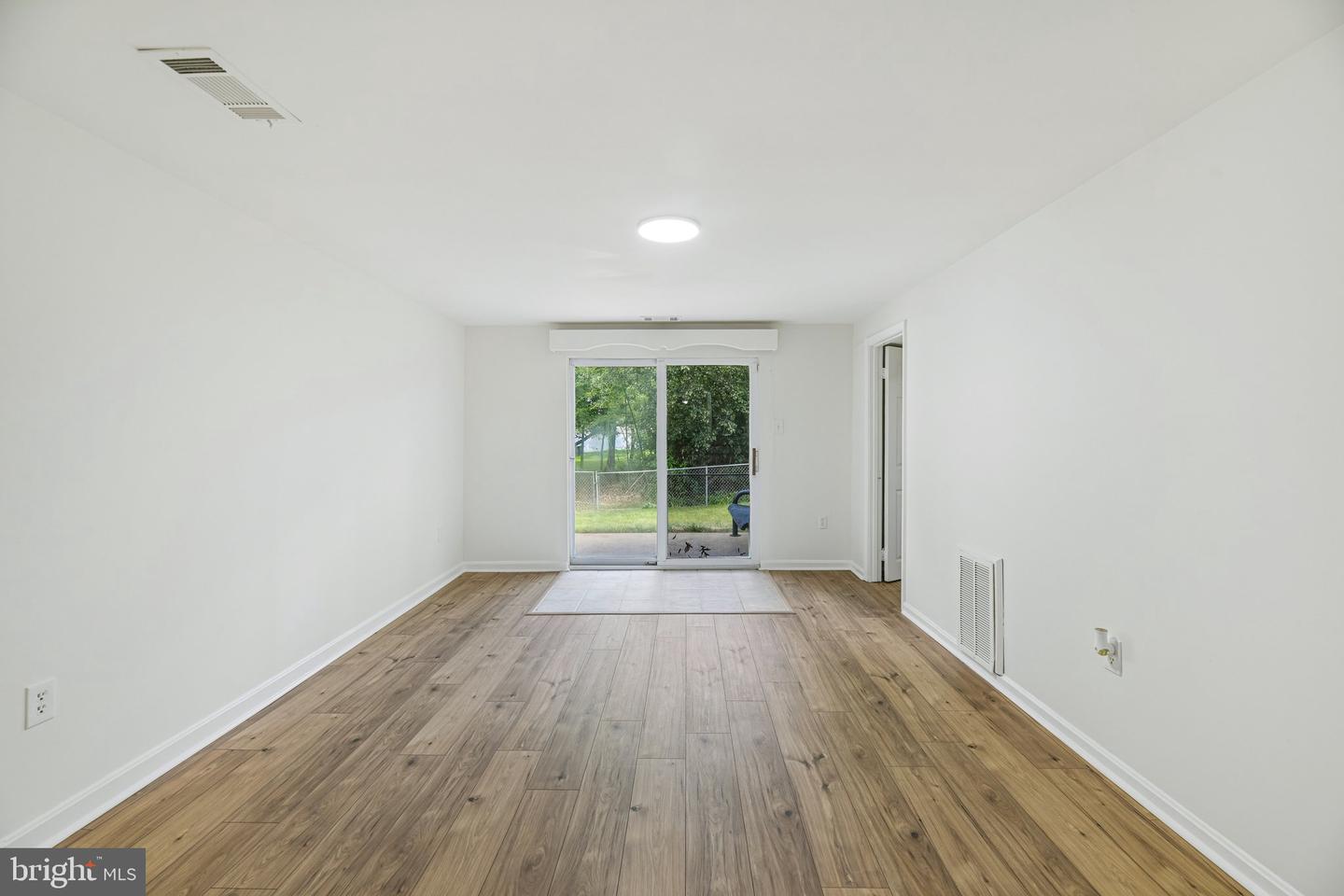 3004 Jamestown Ct Property Photo 44