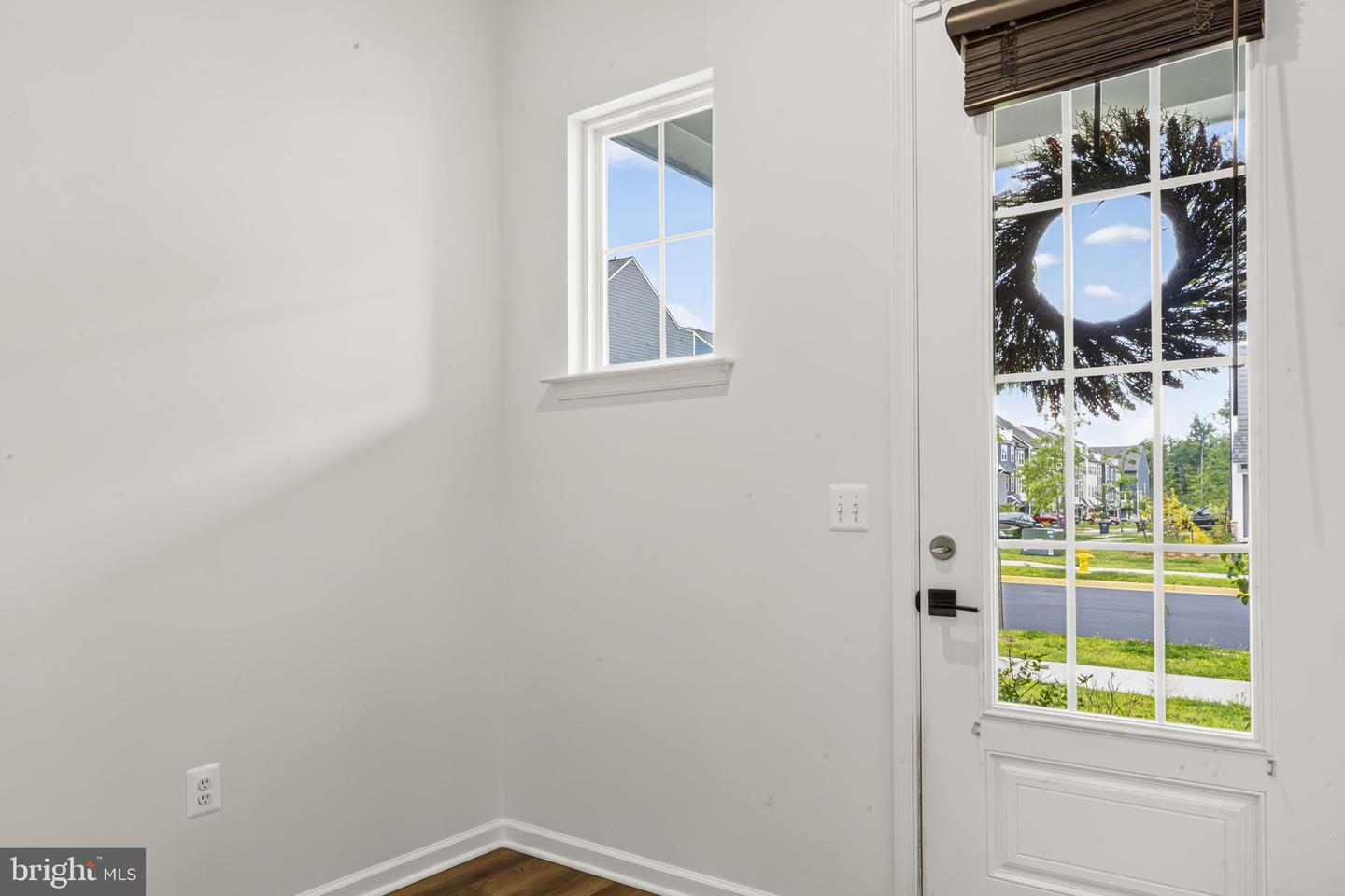 18270 Moss Garden Rd Property Photo 5