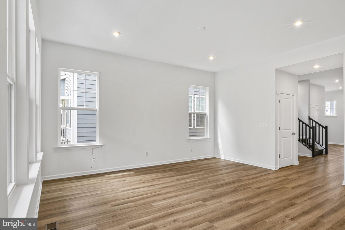 18270 Moss Garden Rd Property Photo 11