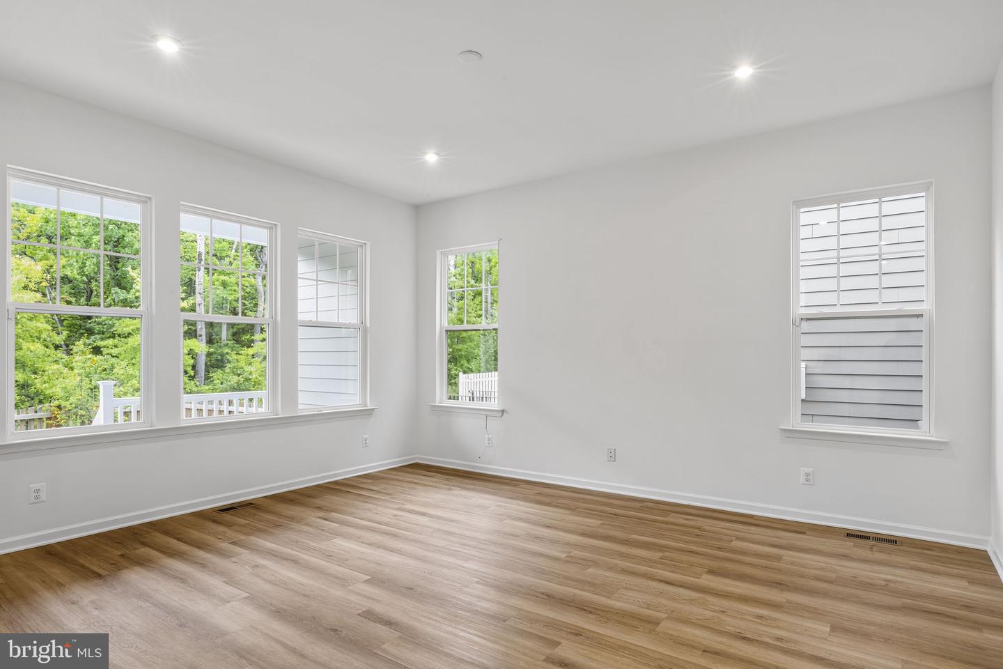 18270 Moss Garden Rd Property Photo 12