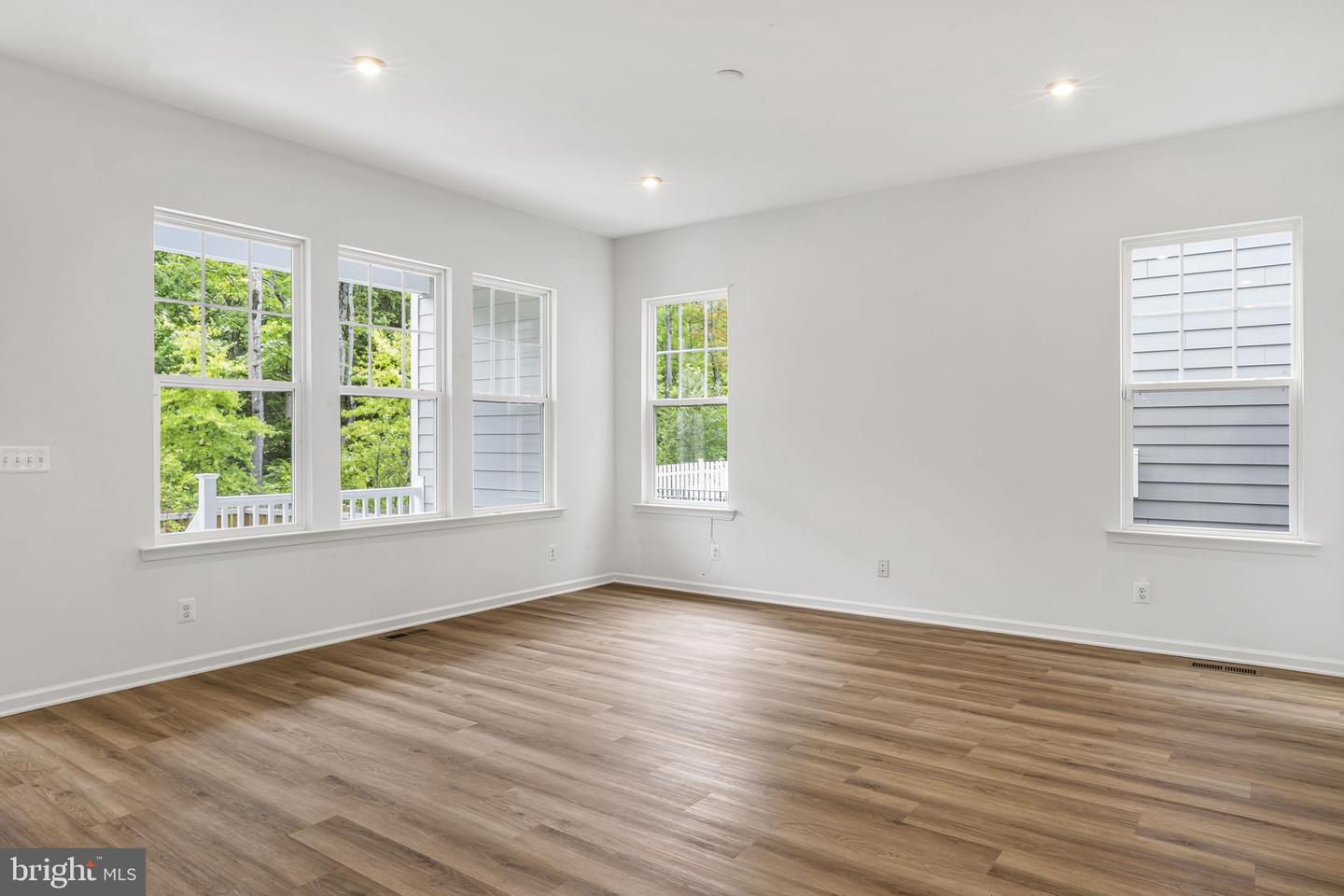 18270 Moss Garden Rd Property Photo 14