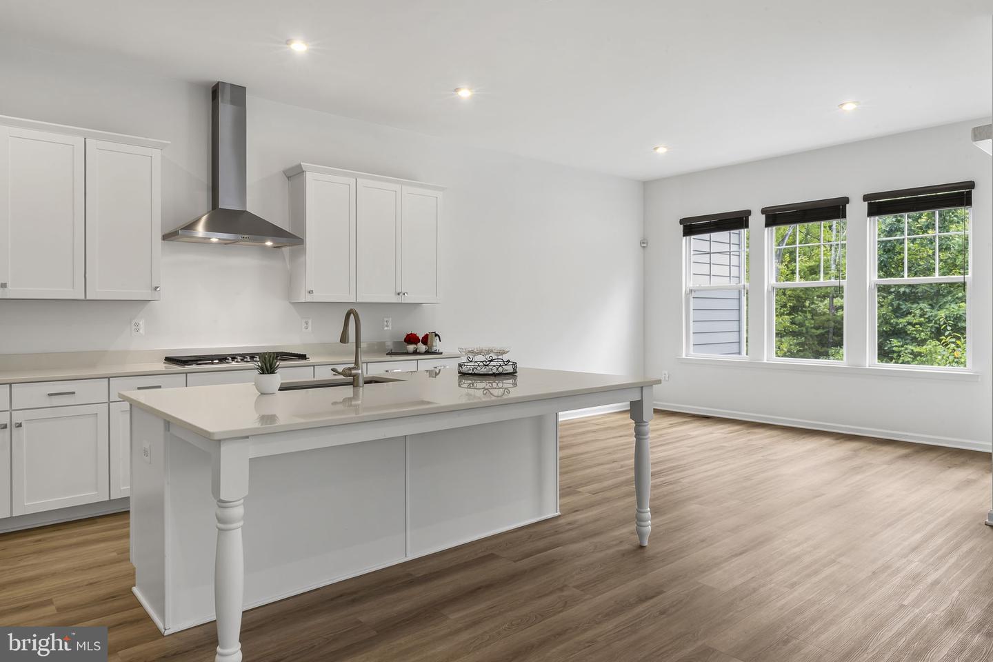 18270 Moss Garden Rd Property Photo 16