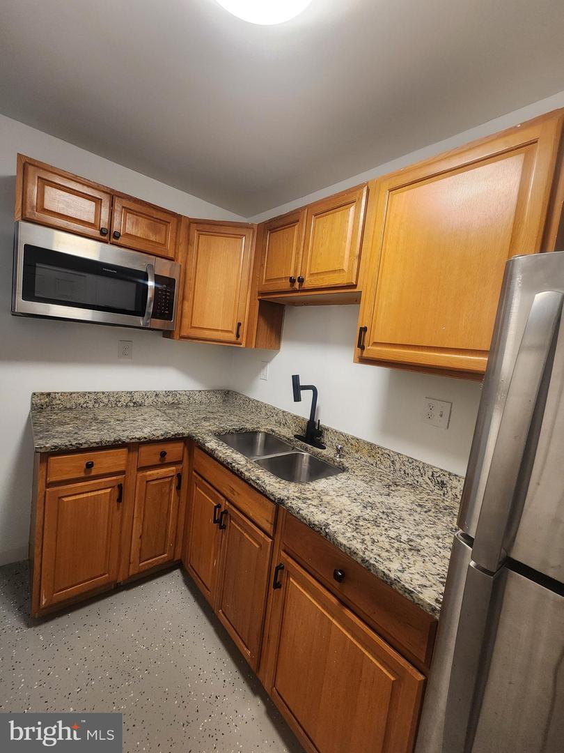 14079 Geraldine Ct Property Photo 2