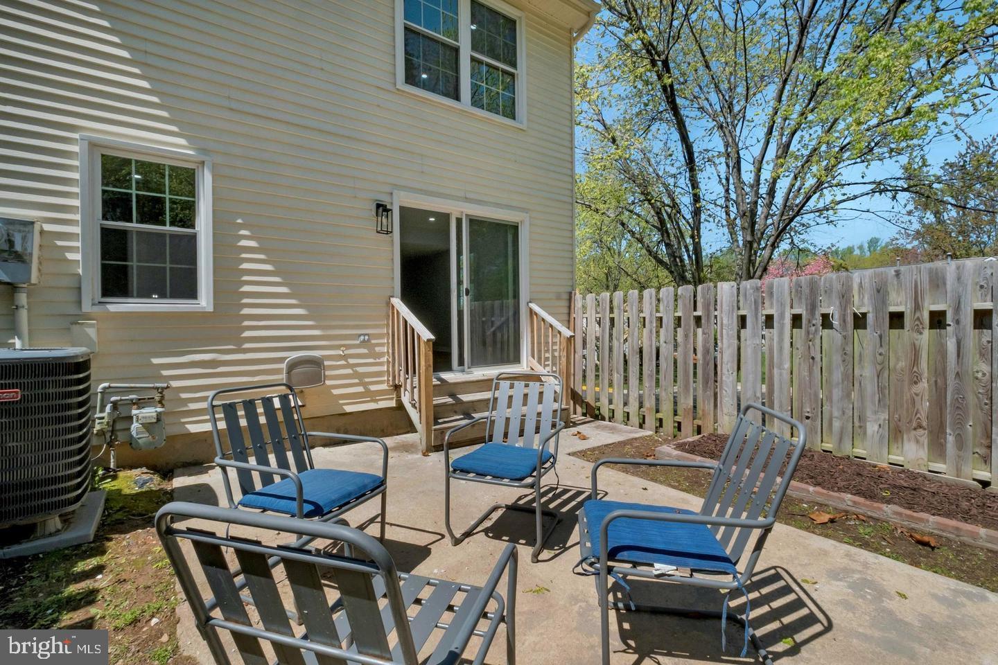14079 Geraldine Ct Property Photo 7