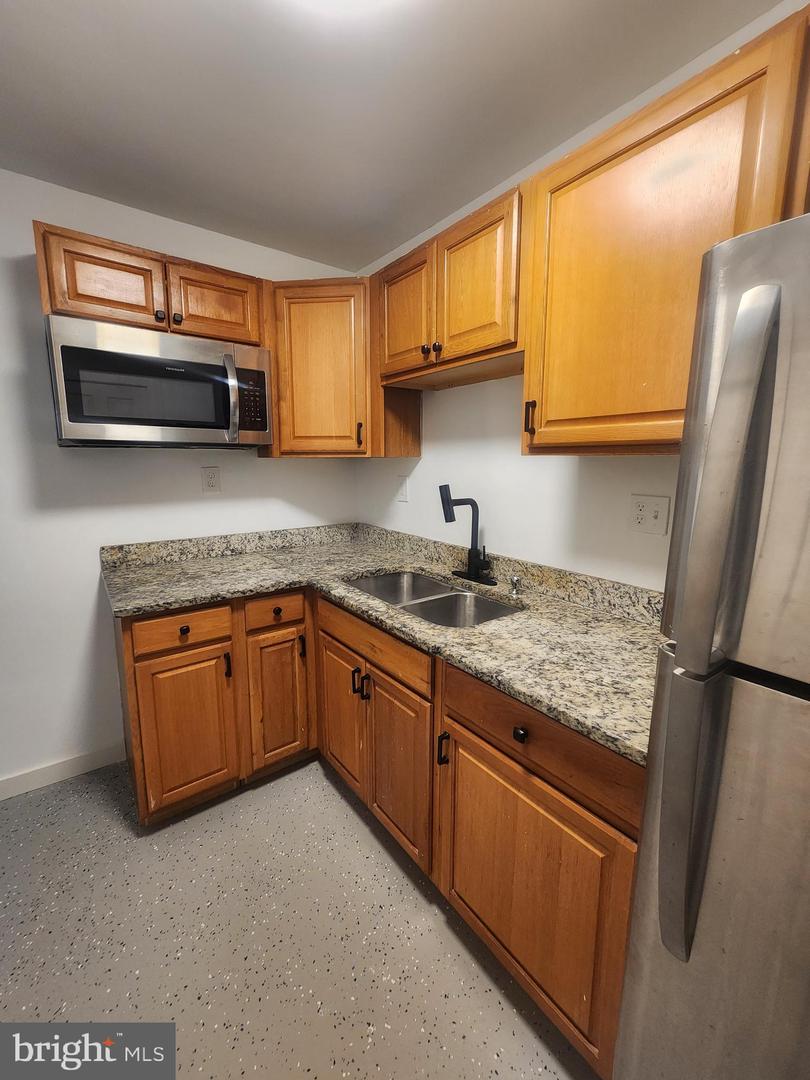 14079 Geraldine Ct Property Photo 8