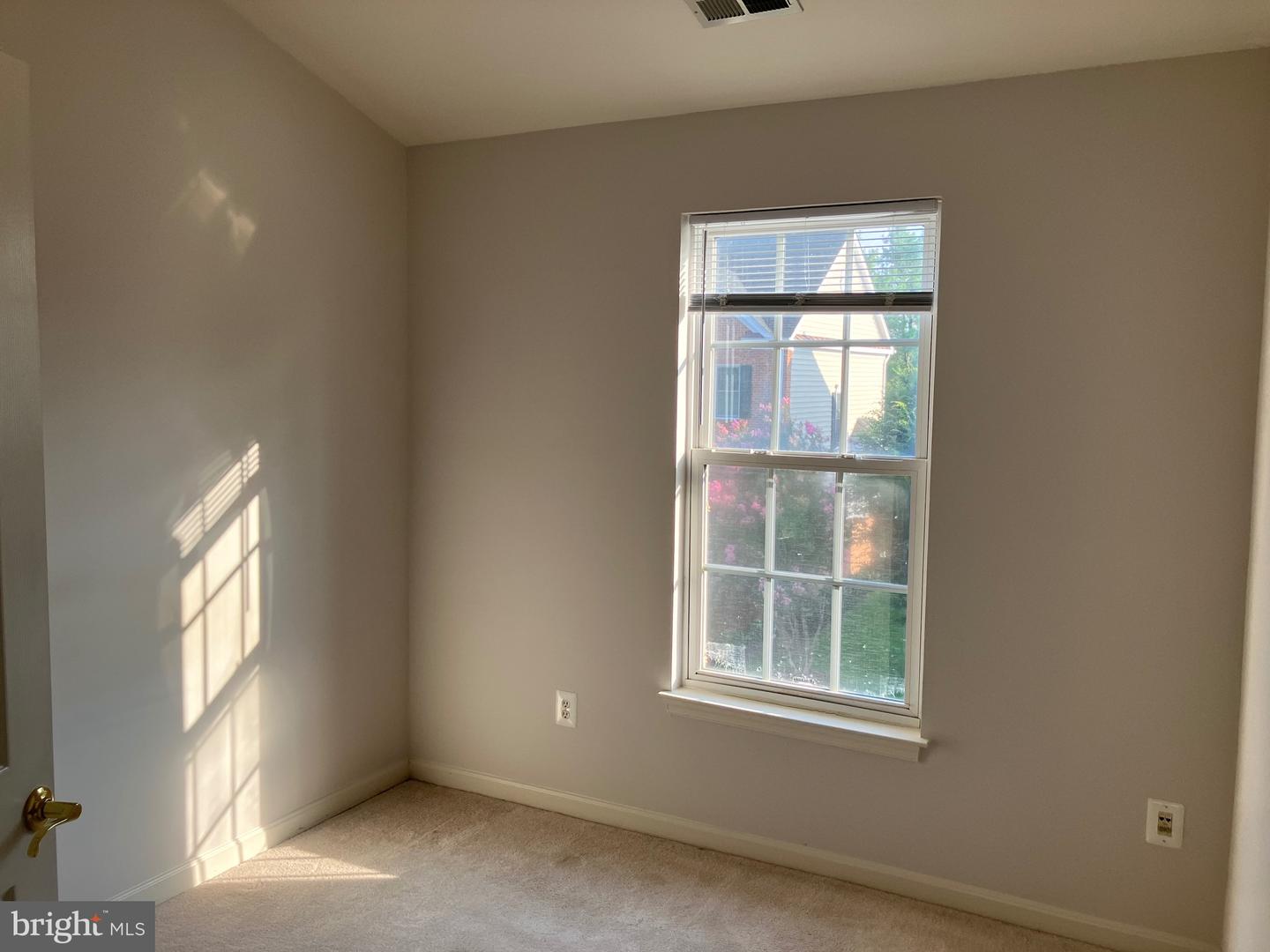 6357 Cullen Pl Property Photo 5