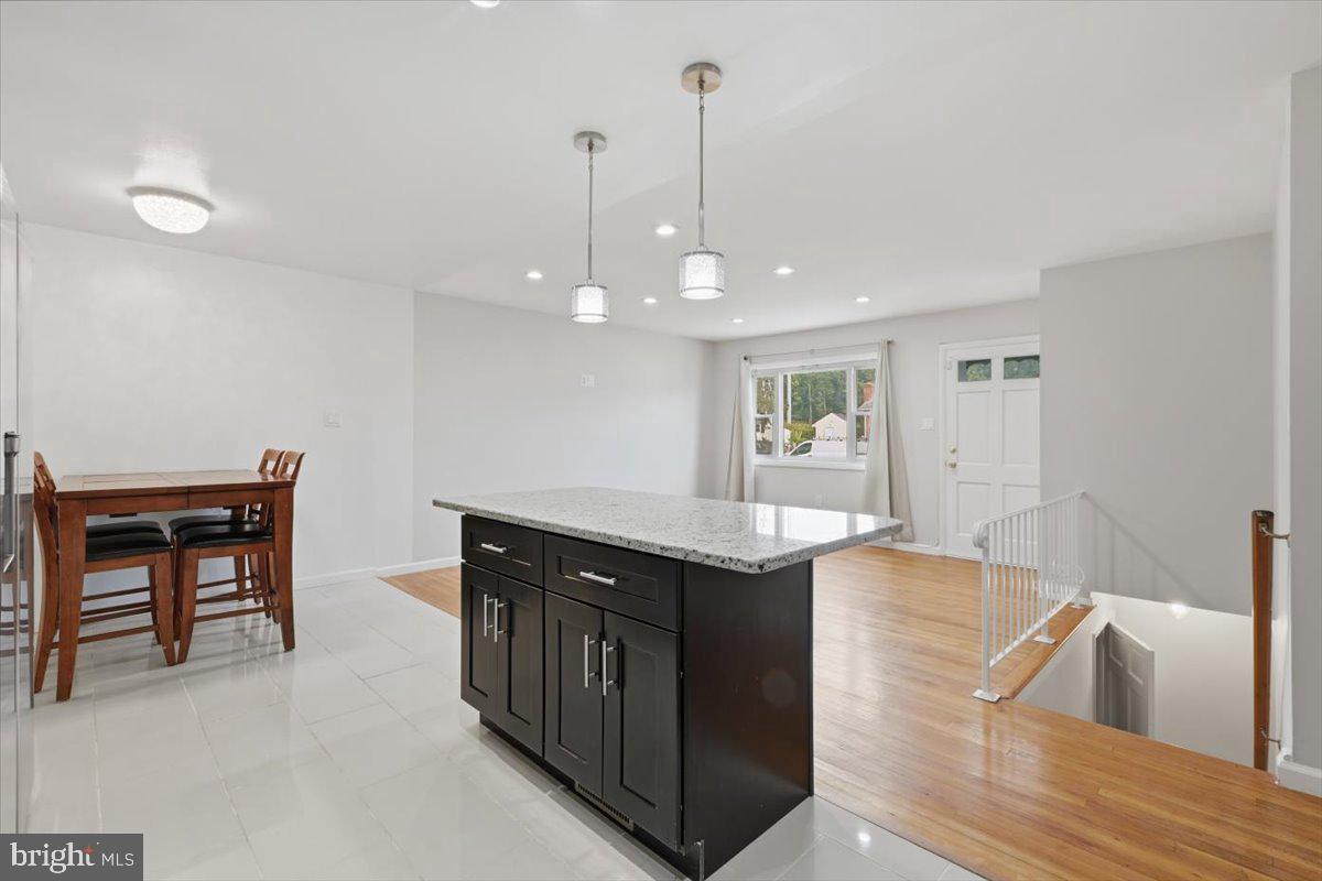 14716 Anderson St Property Photo 5