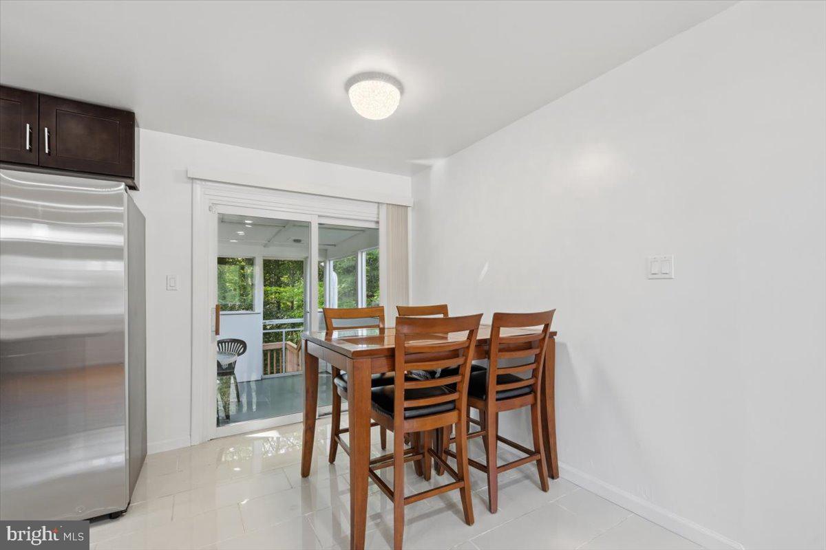 14716 Anderson St Property Photo 6