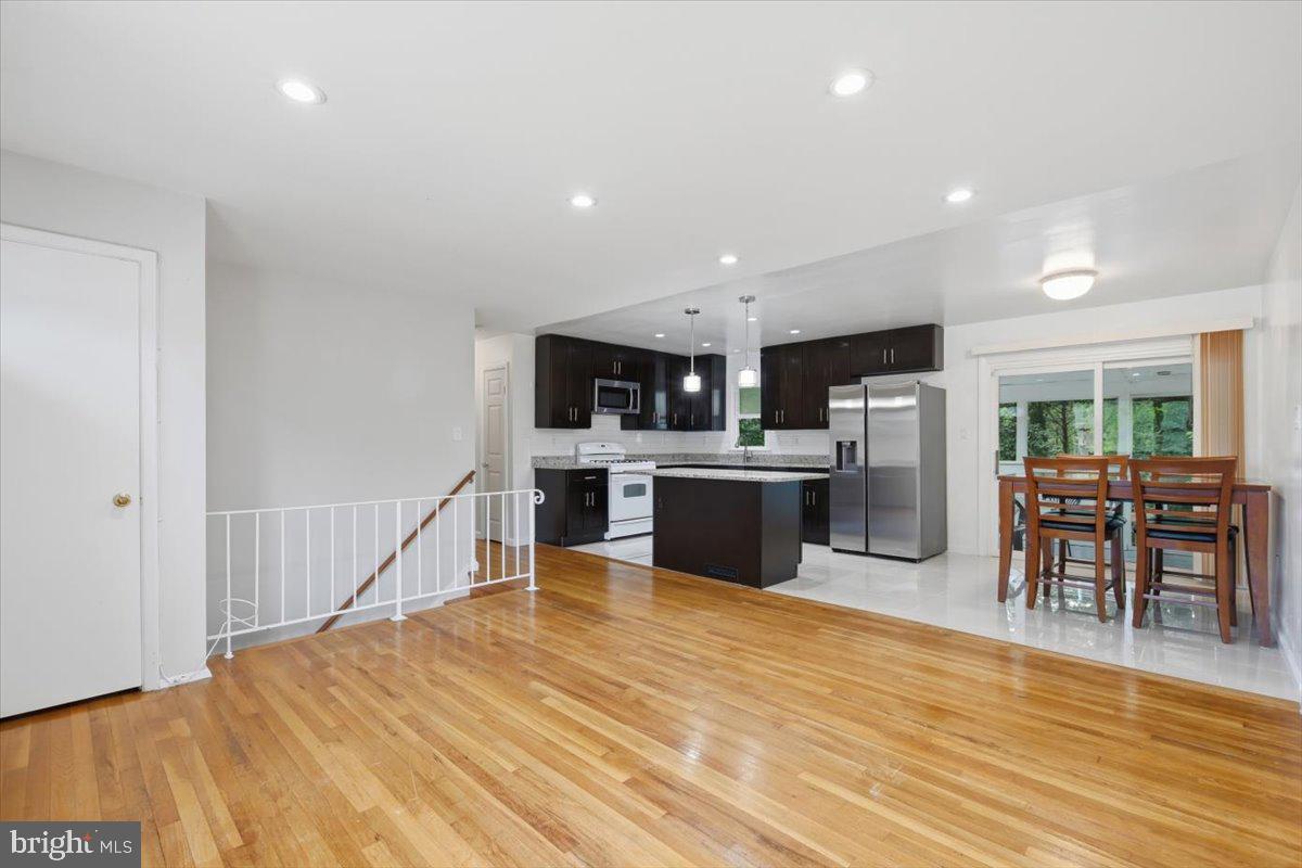 14716 Anderson St Property Photo 11