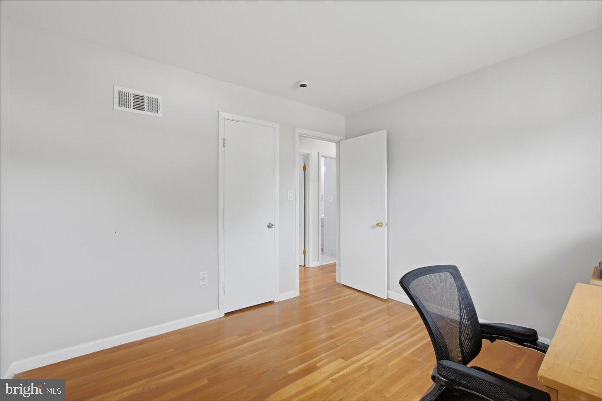 14716 Anderson St Property Photo 19