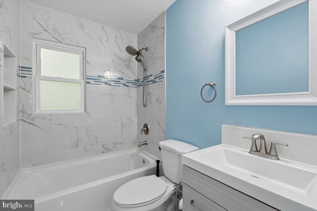 14716 Anderson St Property Photo 22