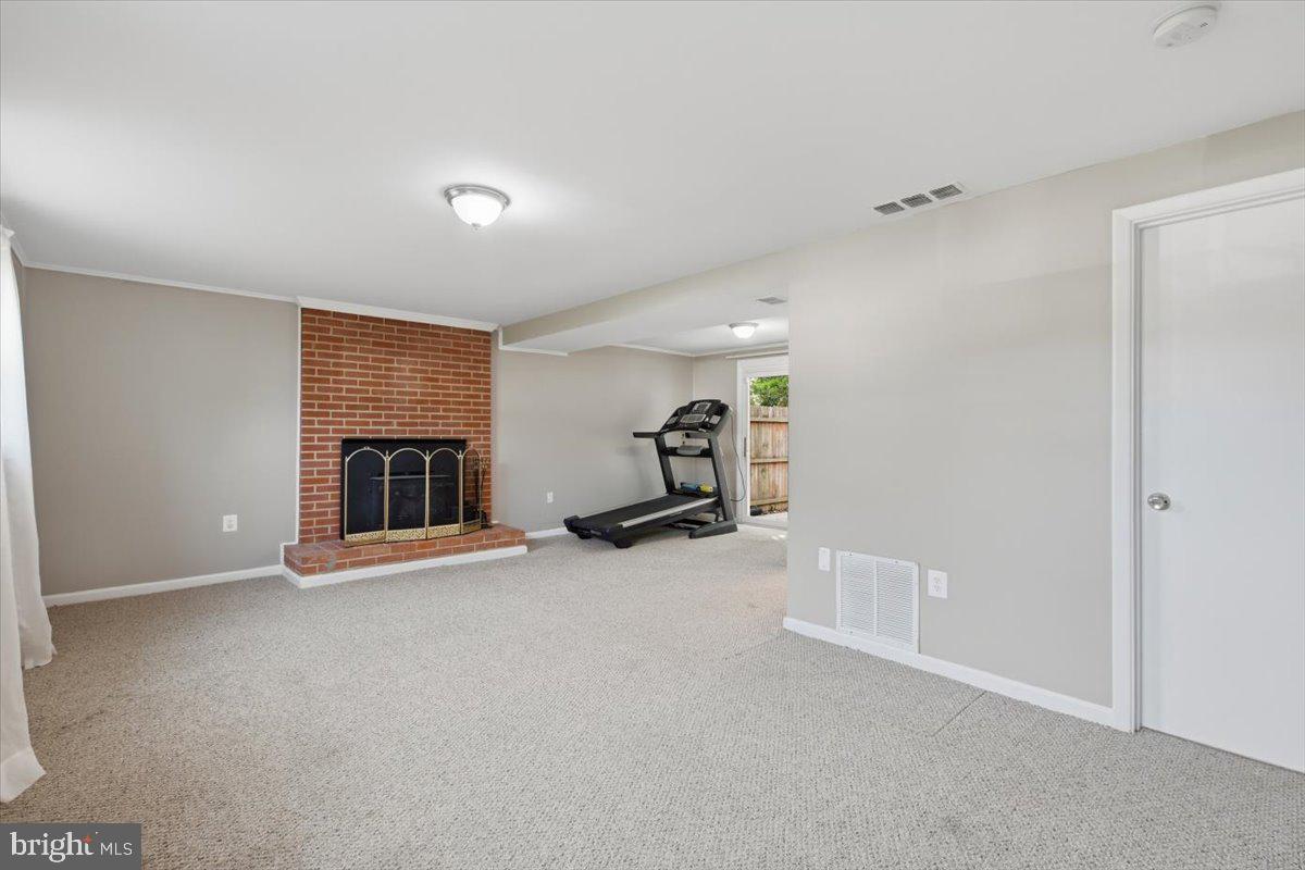 14716 Anderson St Property Photo 25