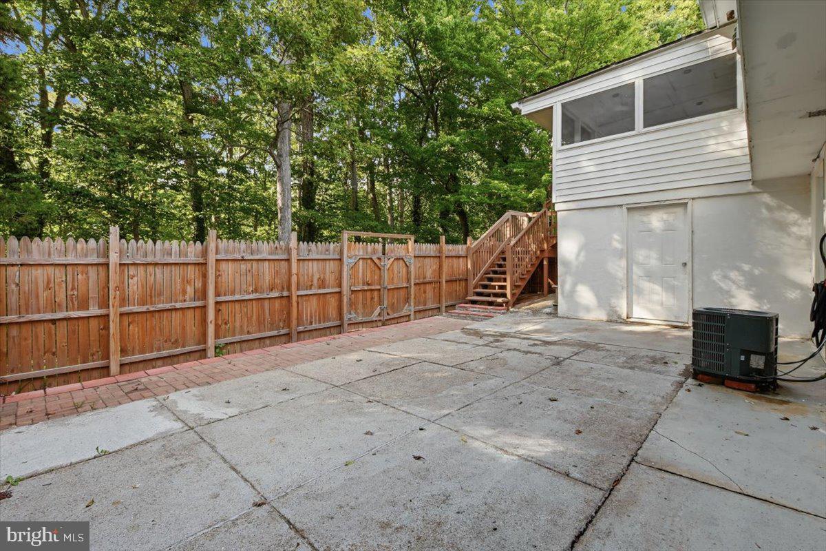 14716 Anderson St Property Photo 37
