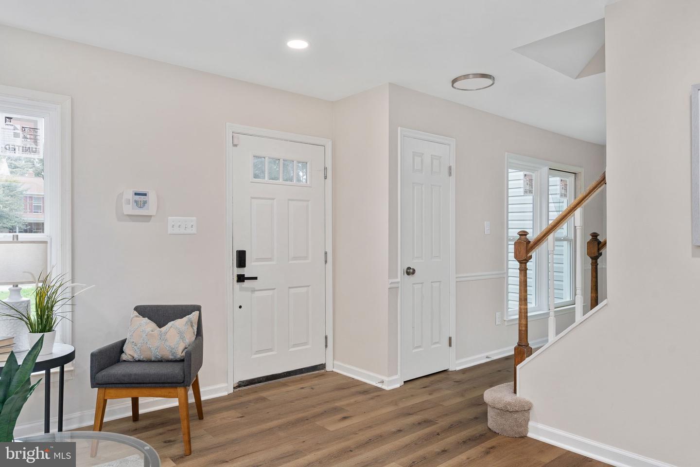 4749 Shadow Oak Ct Property Photo 5