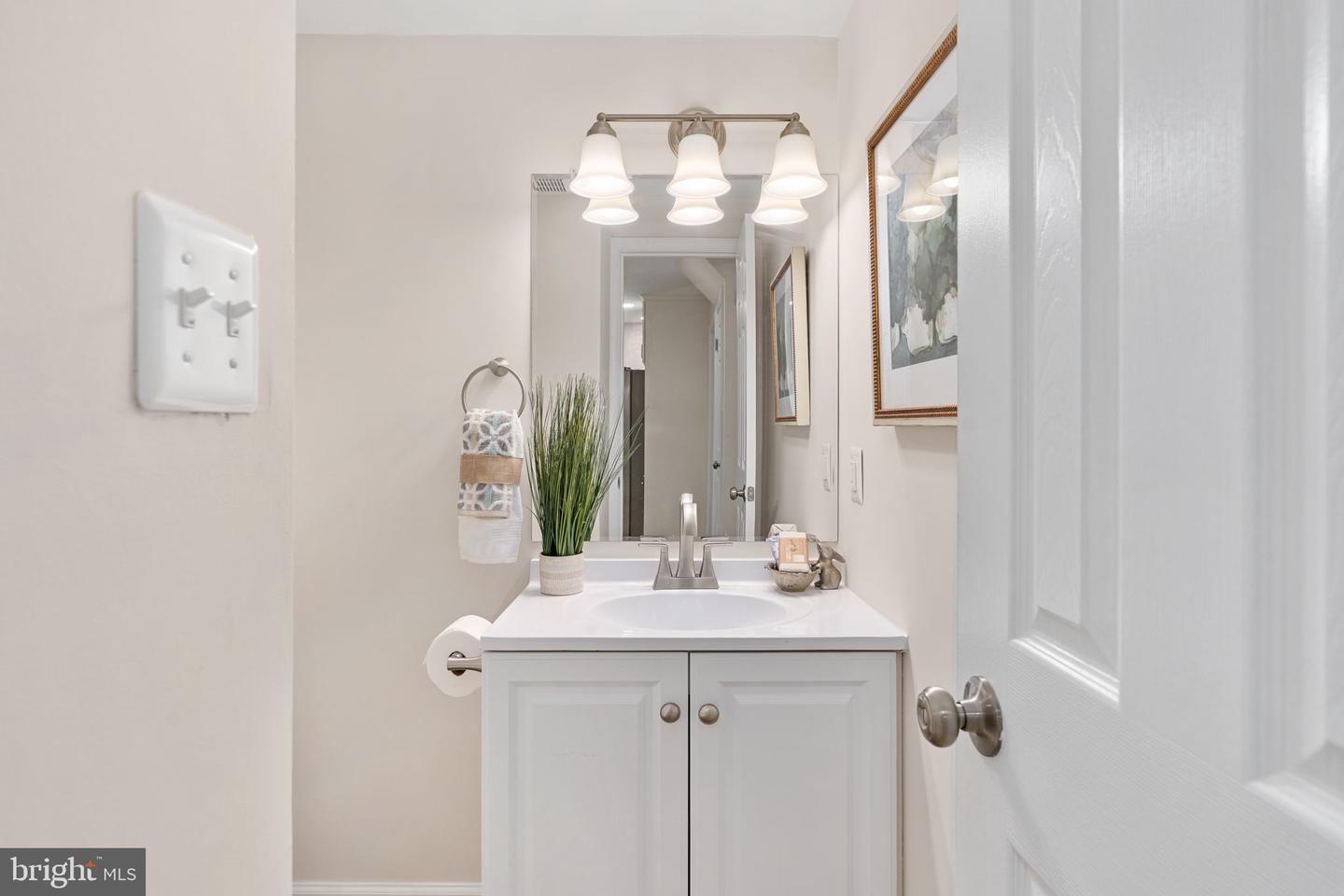 4749 Shadow Oak Ct Property Photo 11