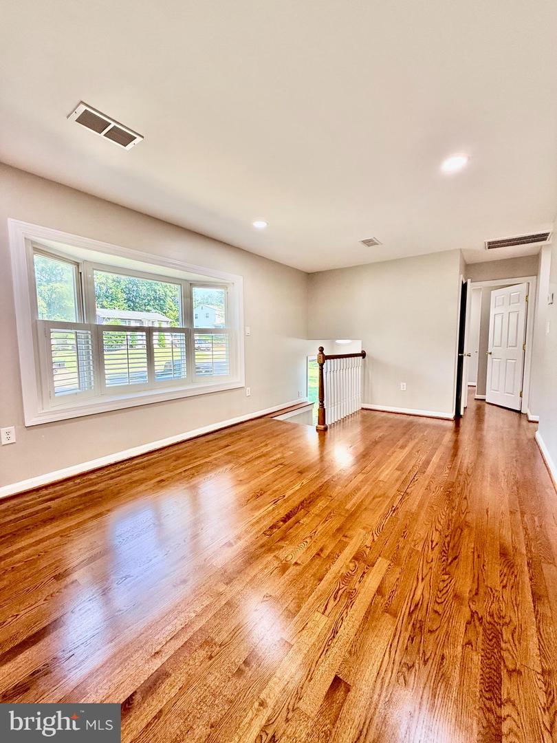 3931 Forestdale Ave Property Photo 3