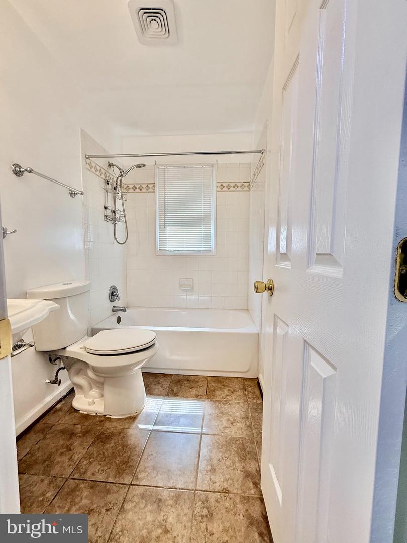 3931 Forestdale Ave Property Photo 6