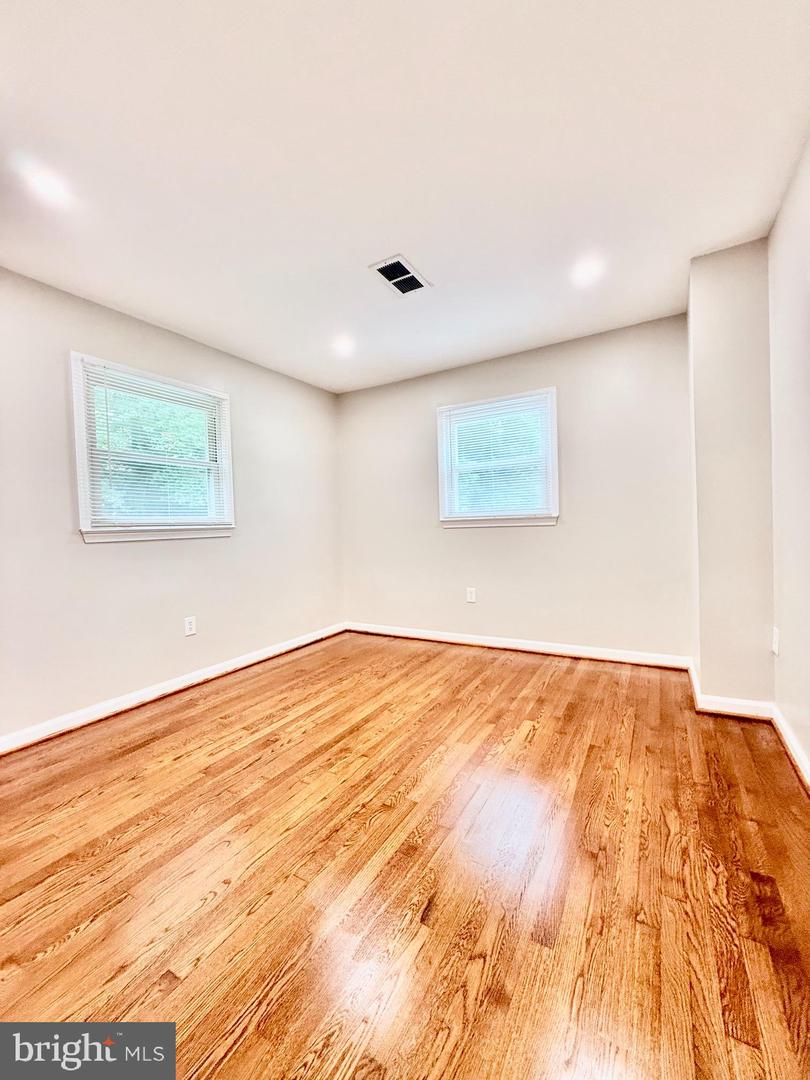 3931 Forestdale Ave Property Photo 7
