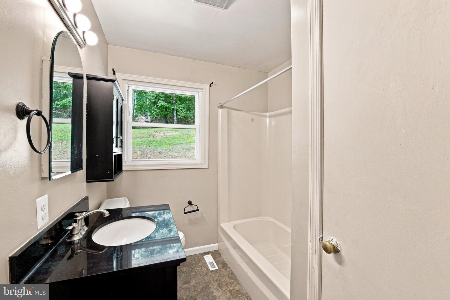 2408 Youngs Dr Property Photo 14