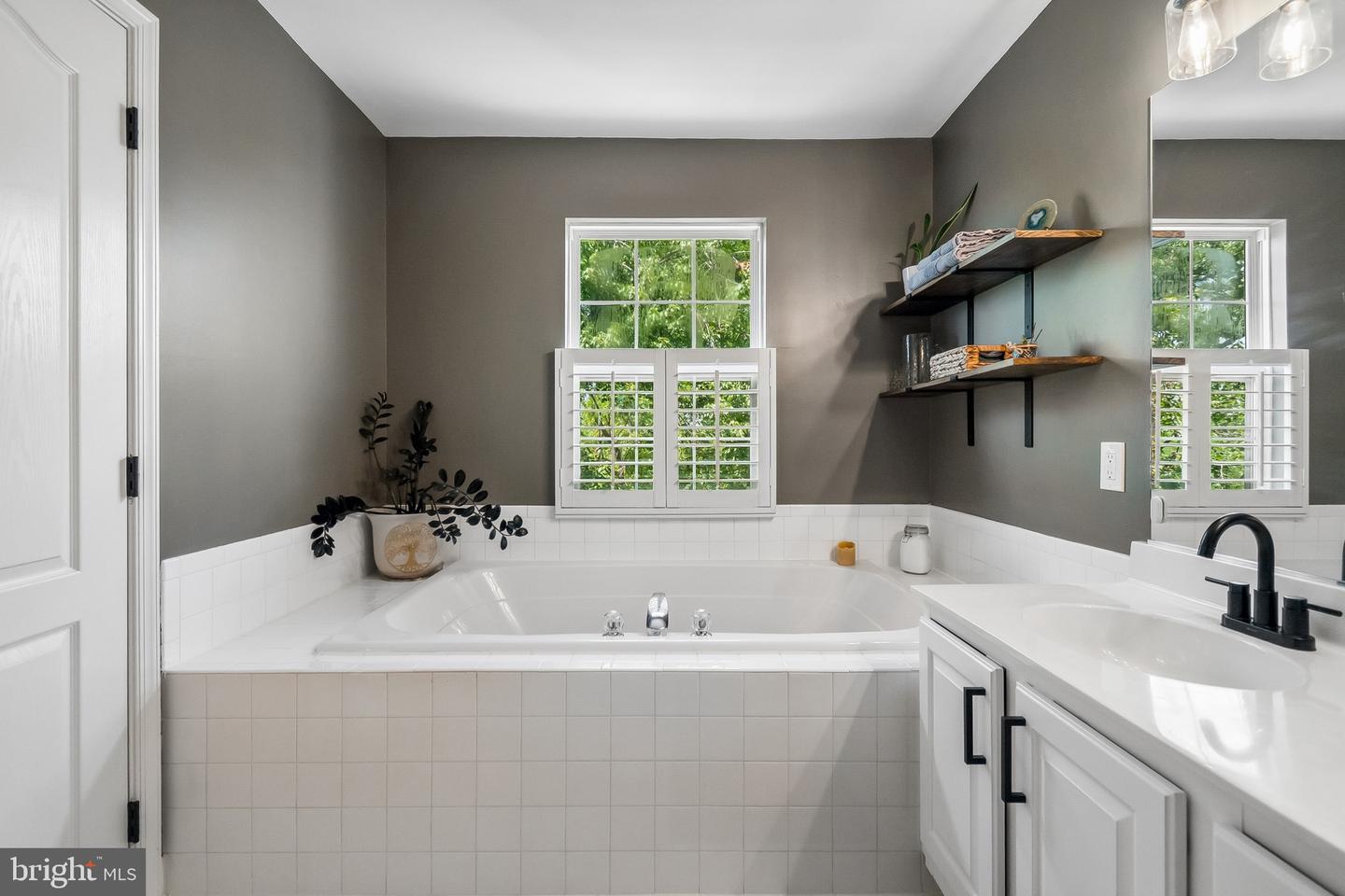 13368 Colchester Ferry Pl Property Photo 16