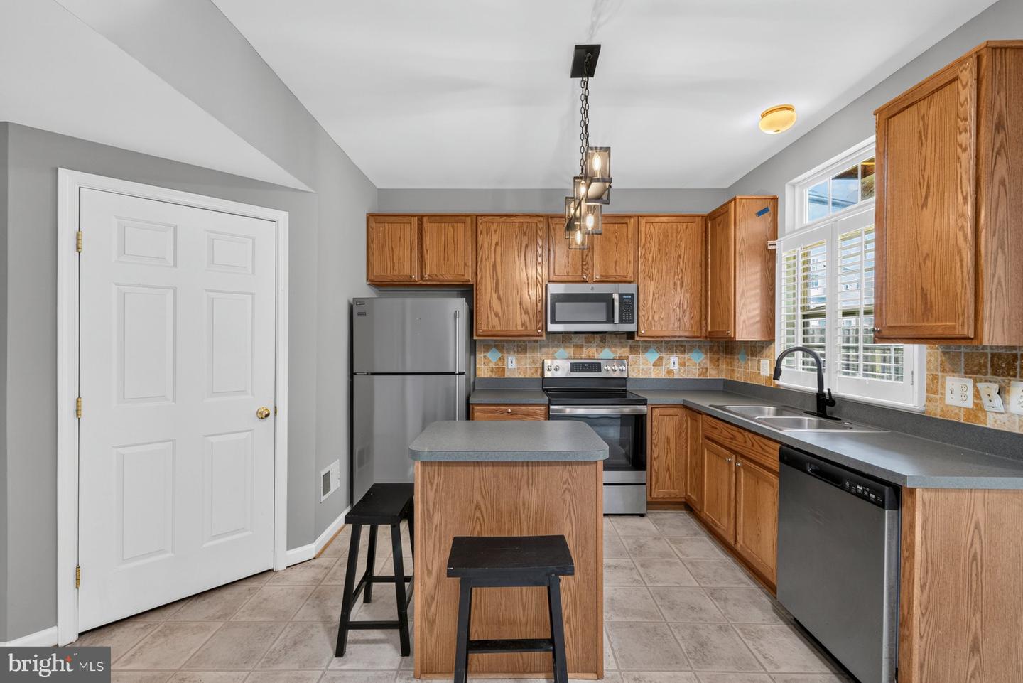 9832 Maitland Loop Property Photo 8