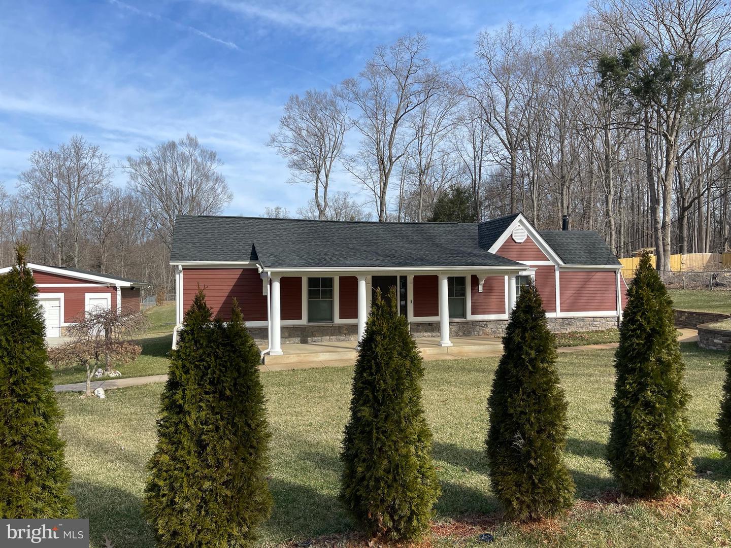 8240 SINCLAIR MILL RD Property Photo 1