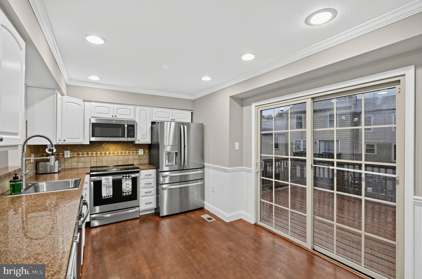 10508 Oronoco Ln Property Photo 6
