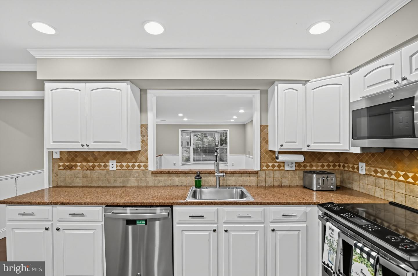 10508 Oronoco Ln Property Photo 10