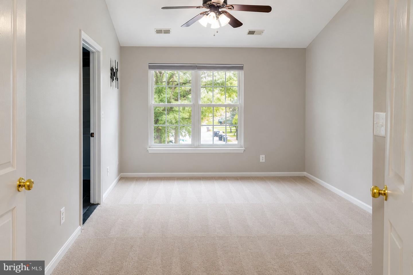 4876 Ebb Tide Ct Property Photo 9