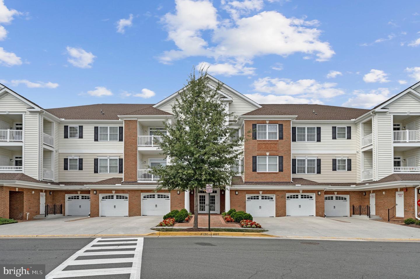15140 Heather Mill Ln #404 Property Photo 3