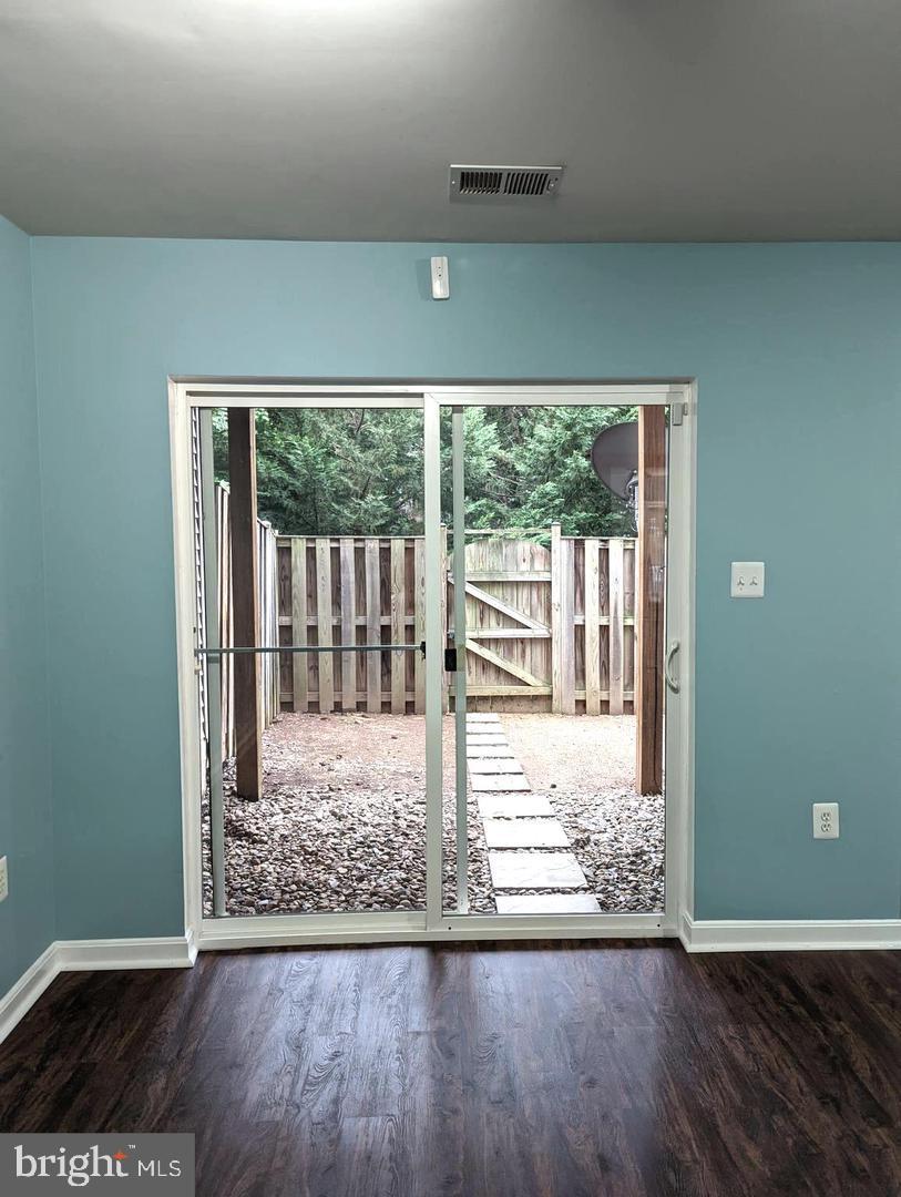 14173 Hunters Way Property Photo 4