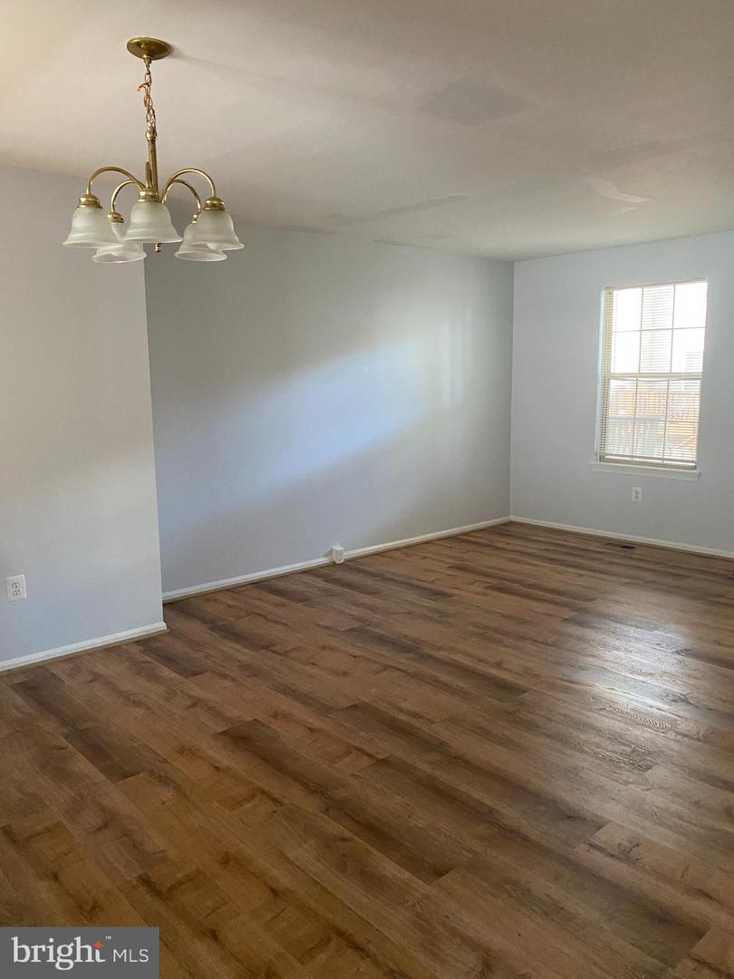 14919 Enterprise Ln Property Photo 3