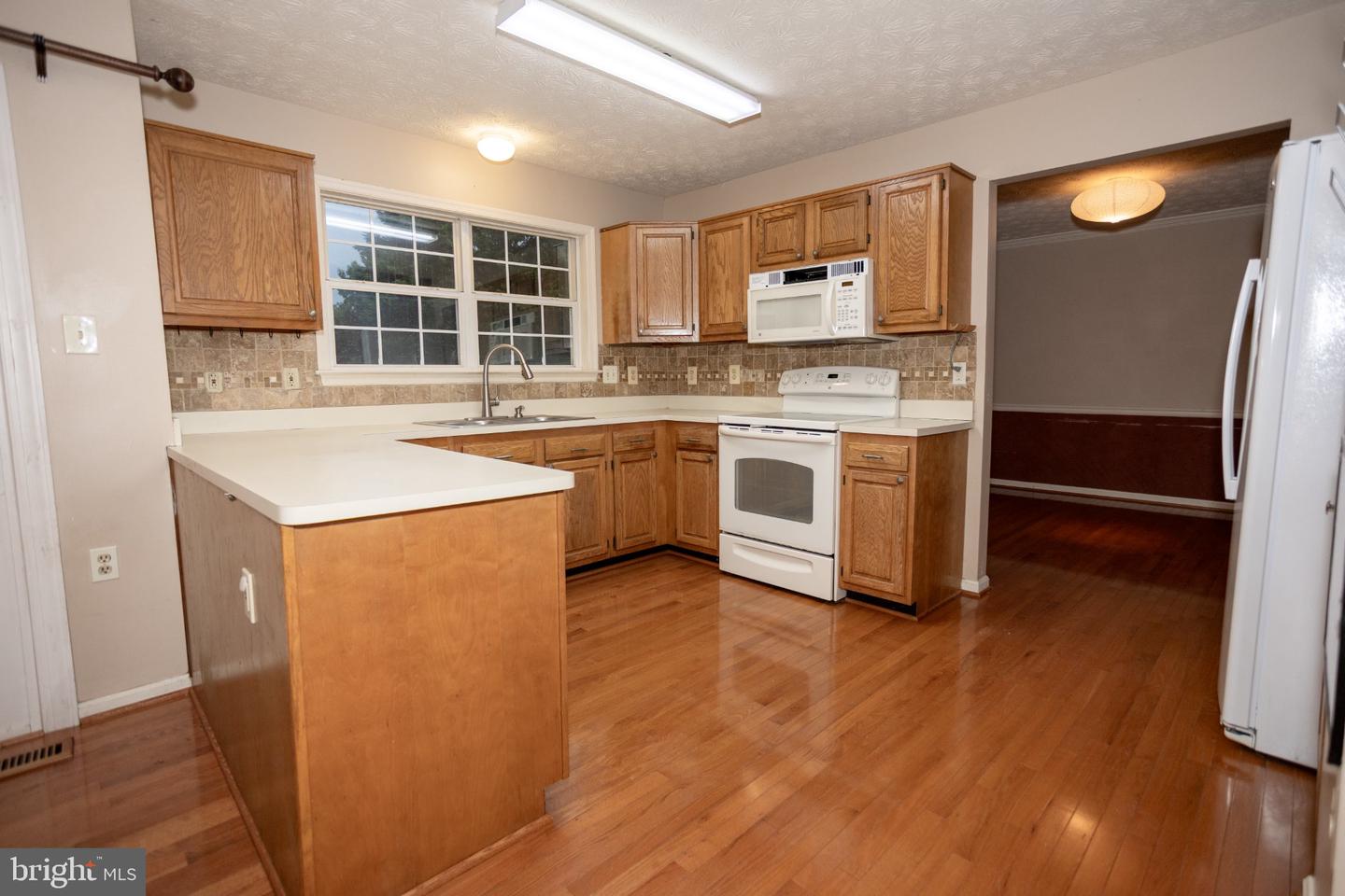 10412 Labrador Loop Property Photo 12
