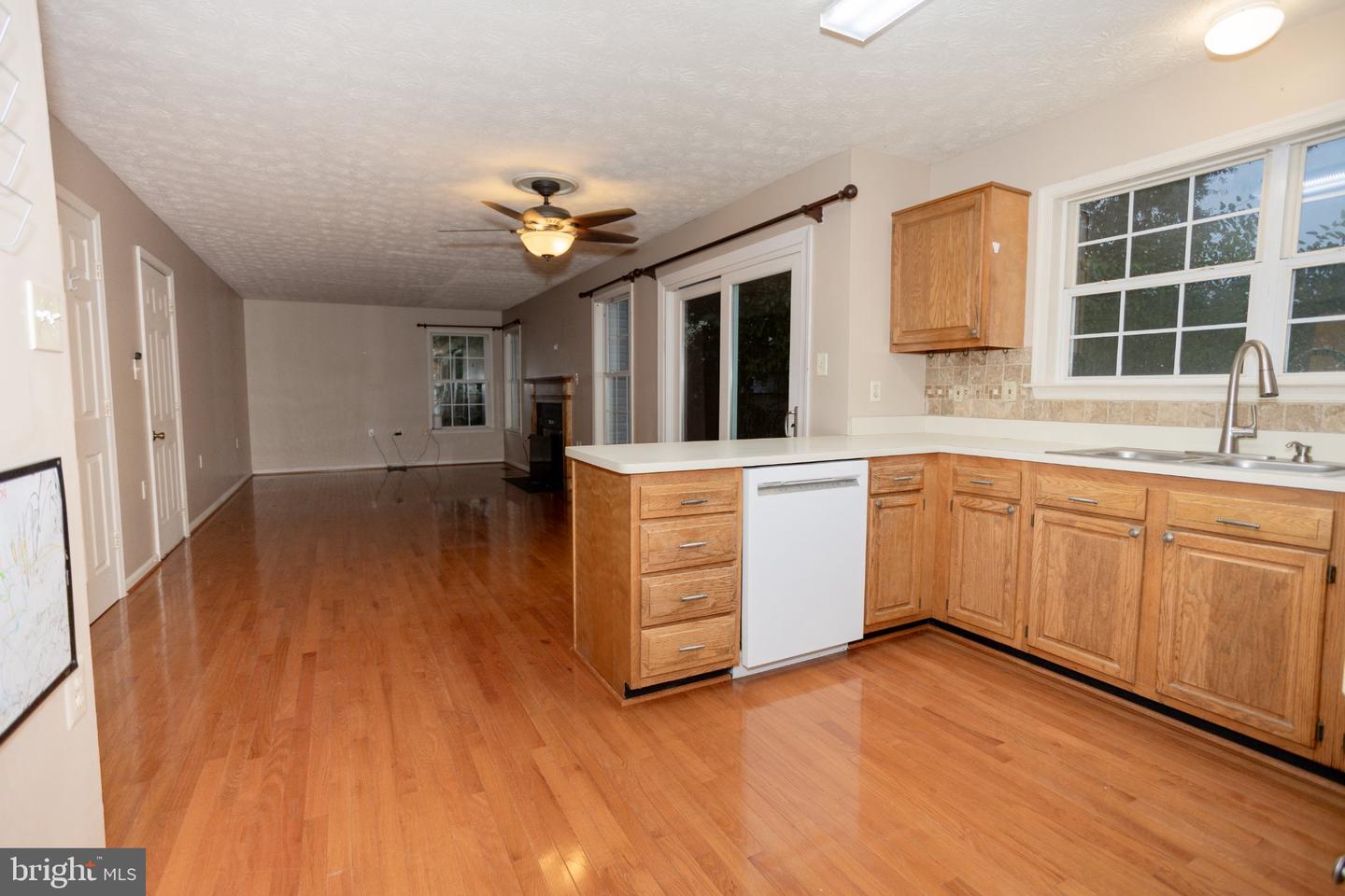 10412 Labrador Loop Property Photo 13