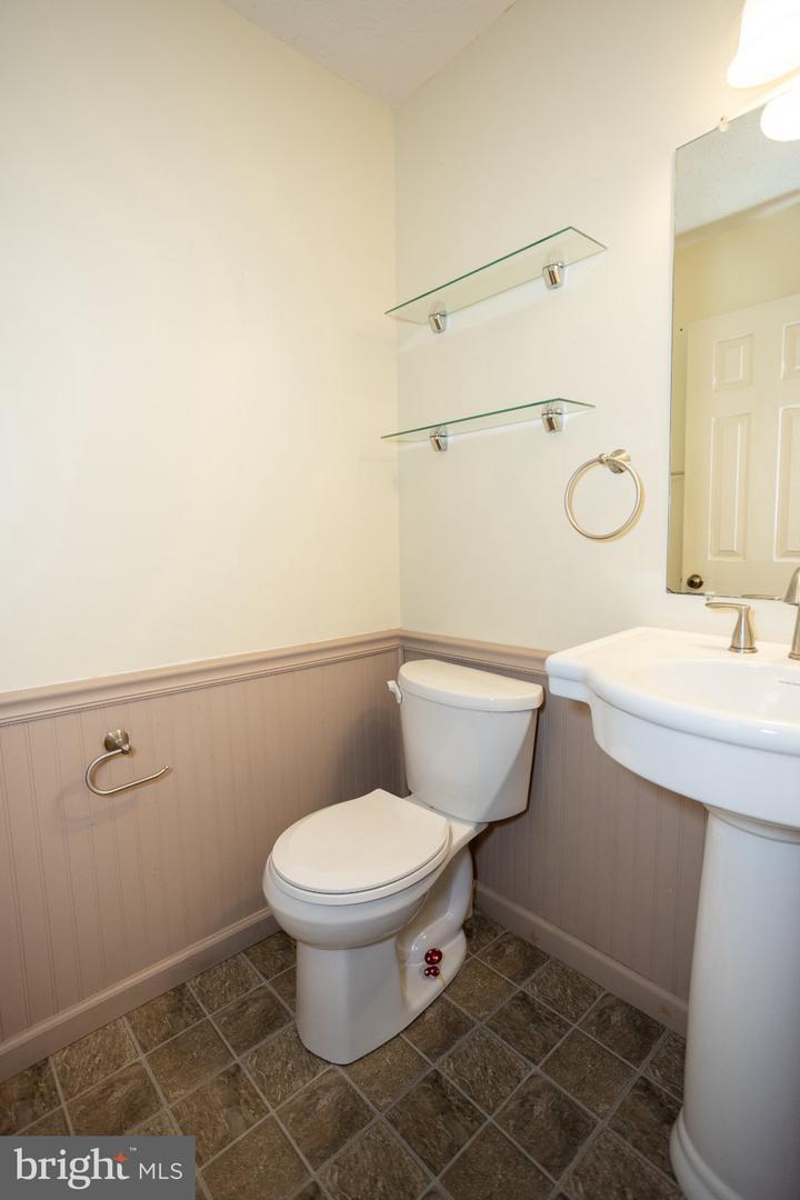 10412 Labrador Loop Property Photo 19