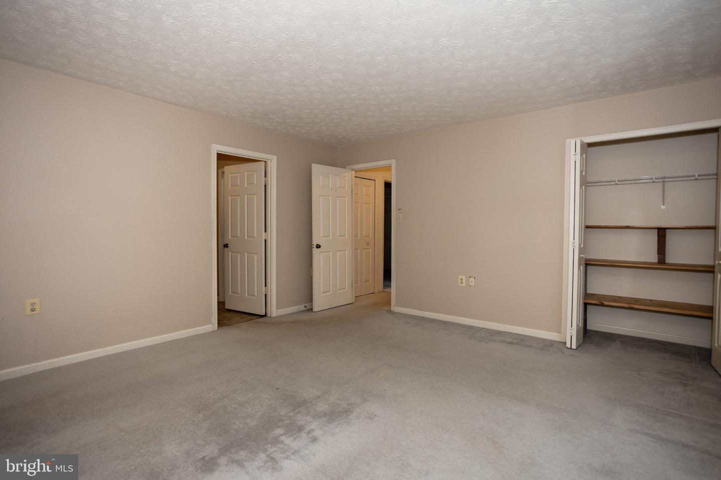 10412 Labrador Loop Property Photo 29