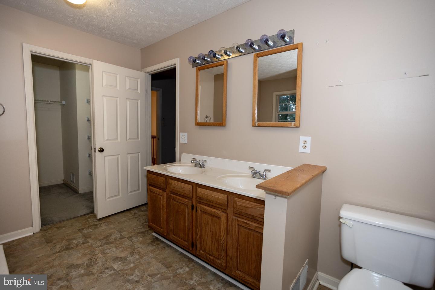 10412 Labrador Loop Property Photo 32