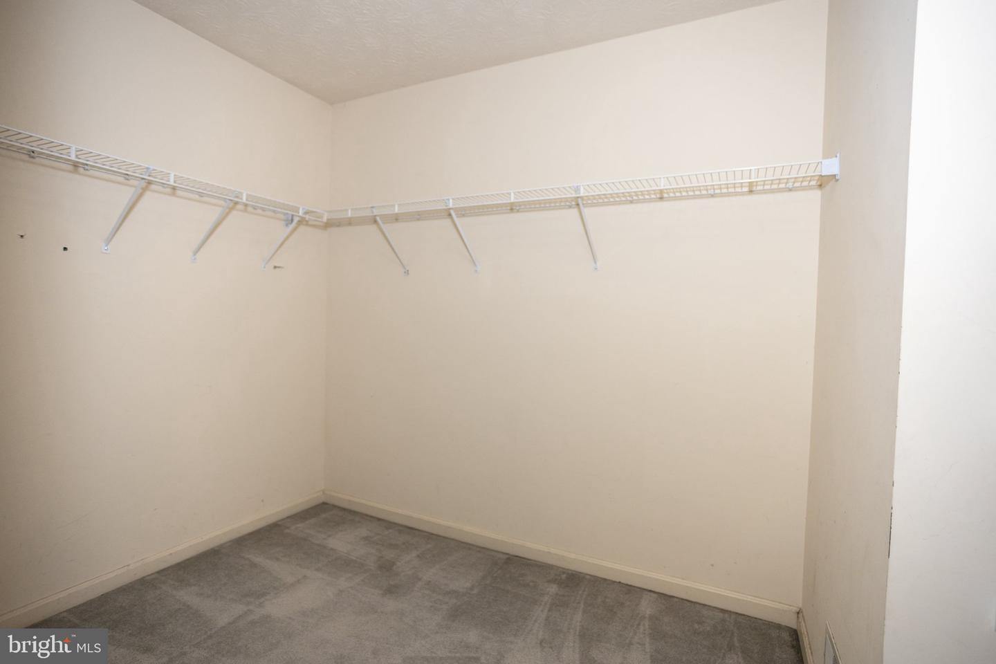 10412 Labrador Loop Property Photo 33