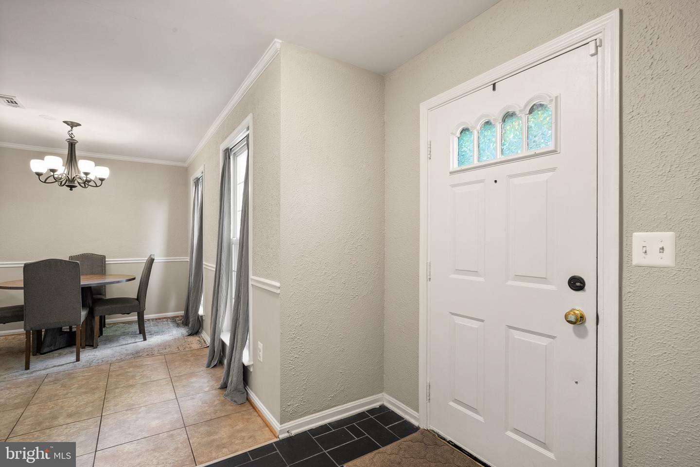 5793 Rockcliff Ln Property Photo 4