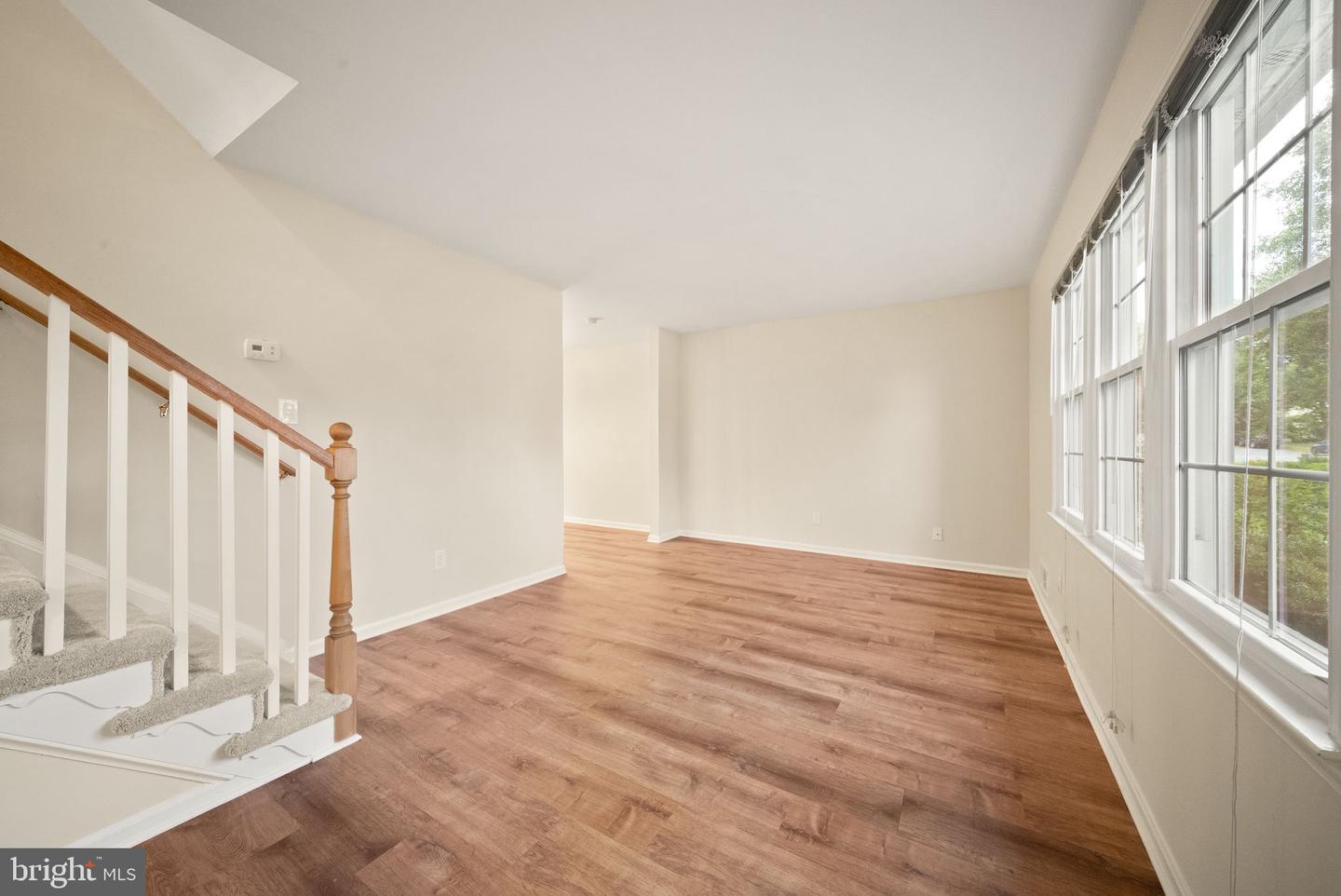 8212 Macbeth St Property Photo 7